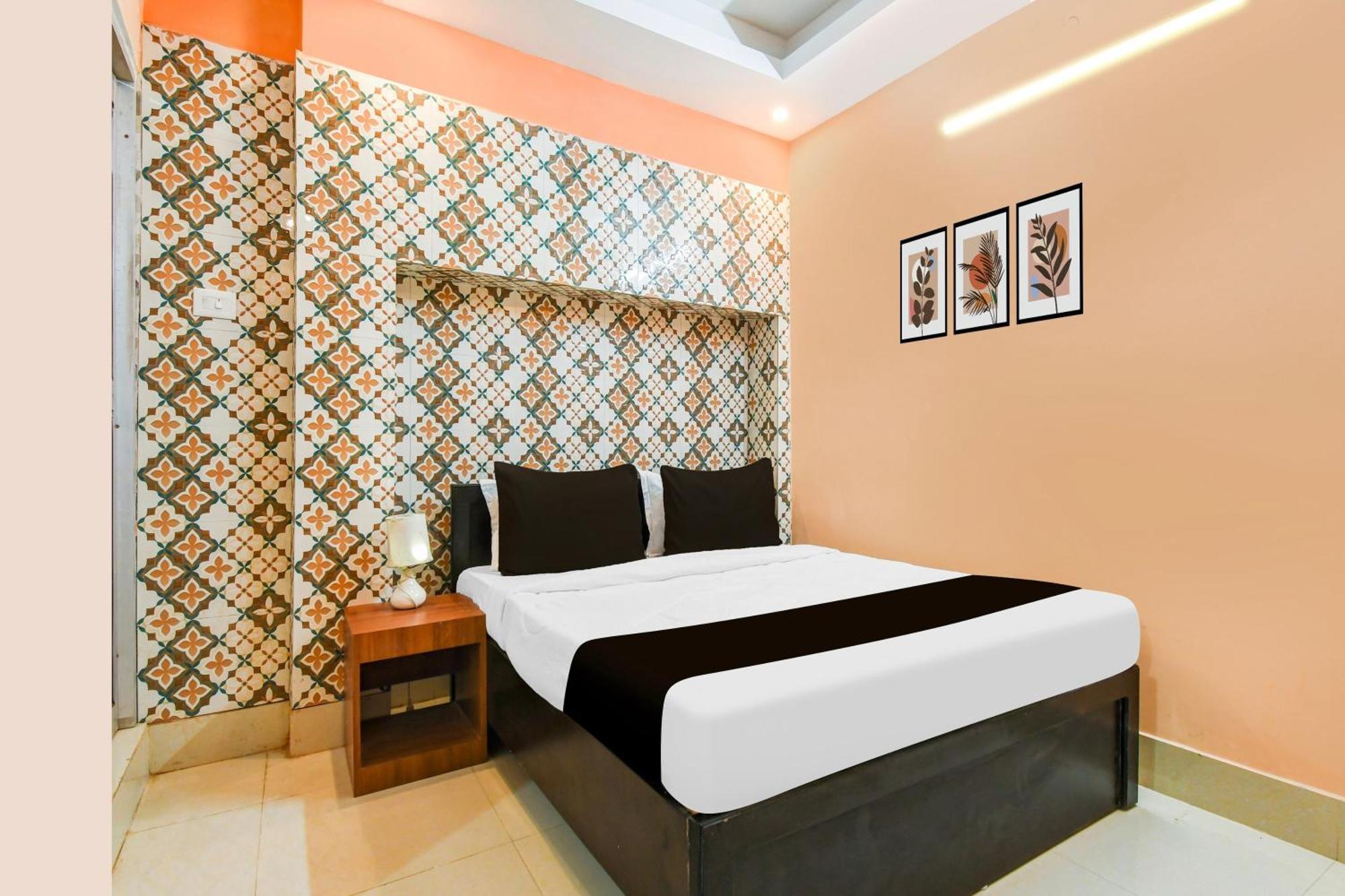 Super O Dakshin Dwar Formerly Radha Krishna Niwas Hotel *