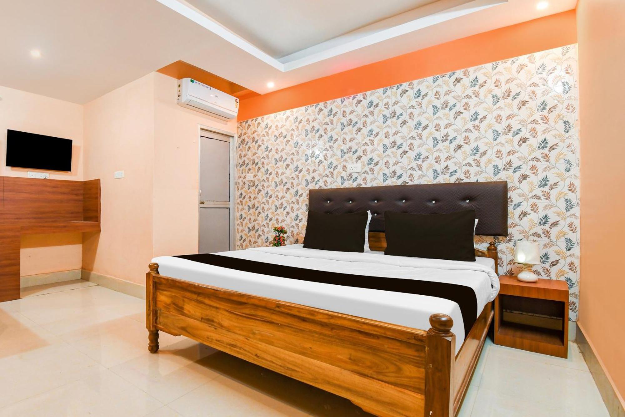 Super O Dakshin Dwar Formerly Radha Krishna Niwas Hotel