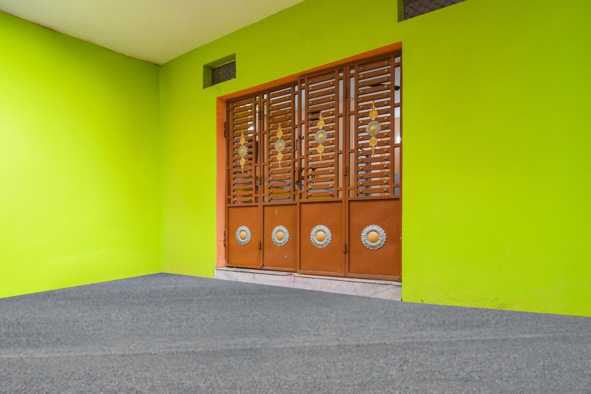 Super O Dakshin Dwar Formerly Radha Krishna Niwas Hotel Puri