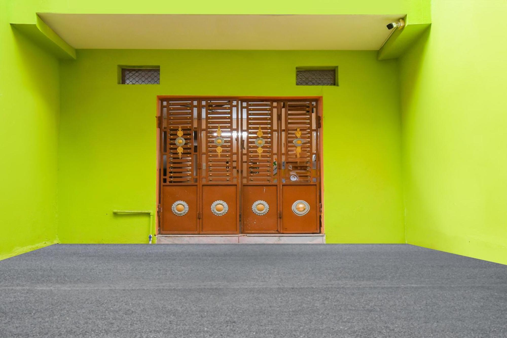 Super O Dakshin Dwar Formerly Radha Krishna Niwas Hotel *